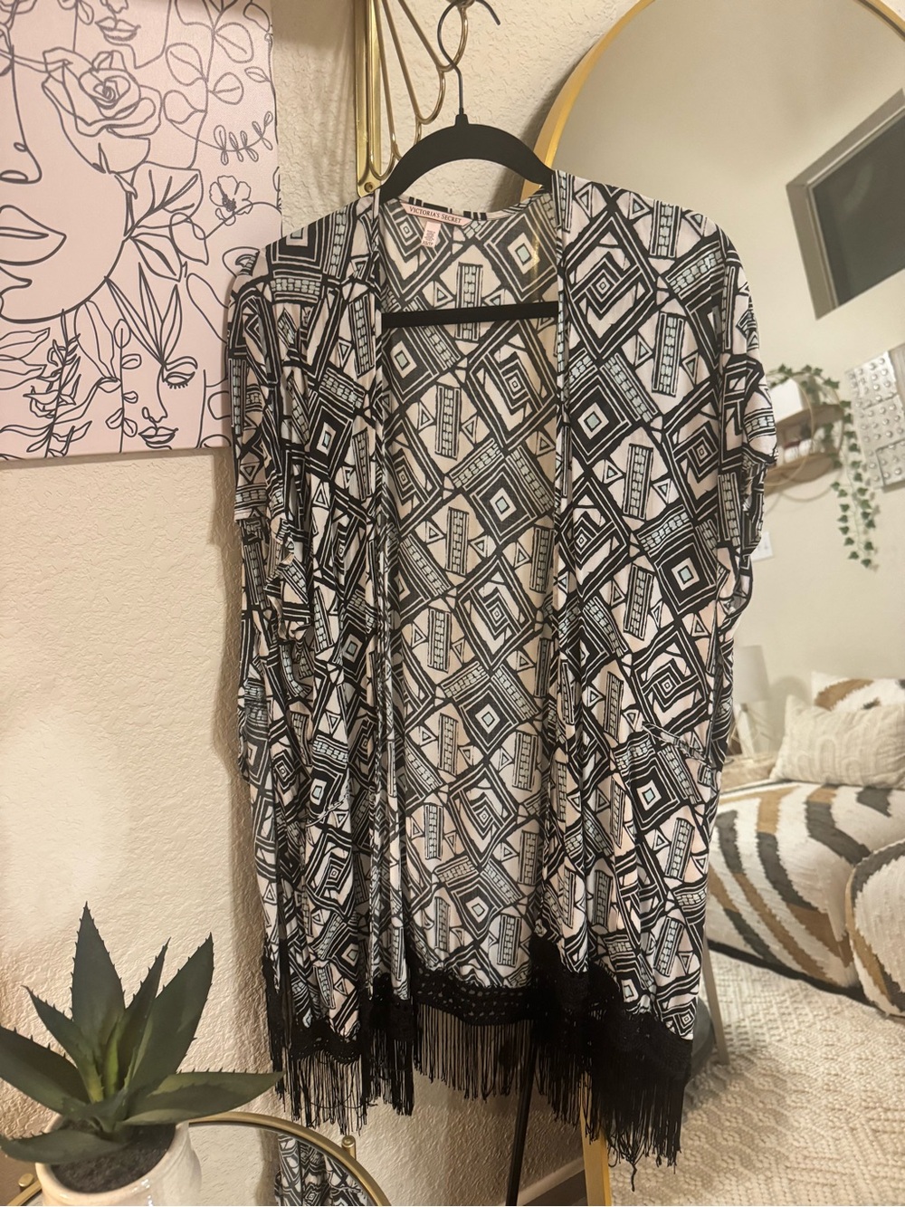 Victoria’s Secret Black & White Geometric Fringe Kimono